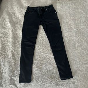 Black Hudson midrise skinny jeans -size 27, great condition